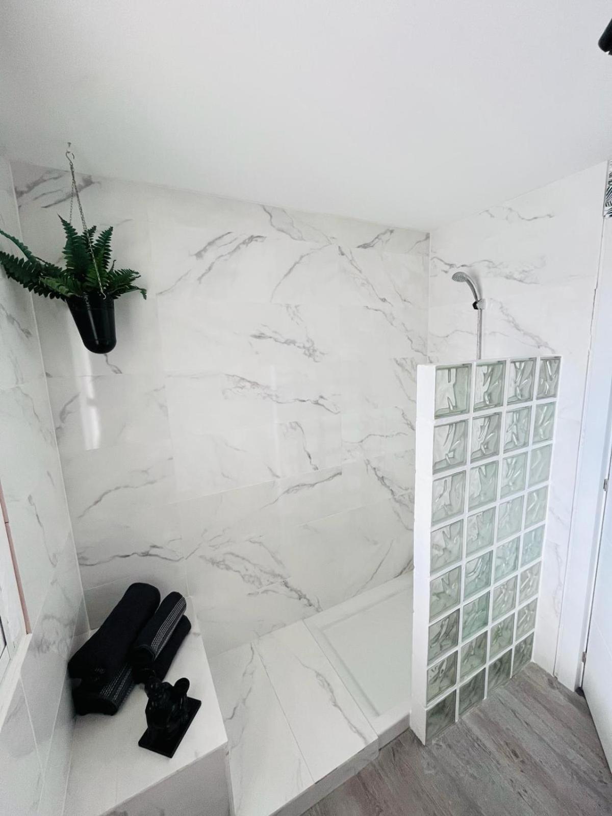 Apartamento Pueblo Evita Apartment เบนัลมาเดนา ภายนอก รูปภาพ