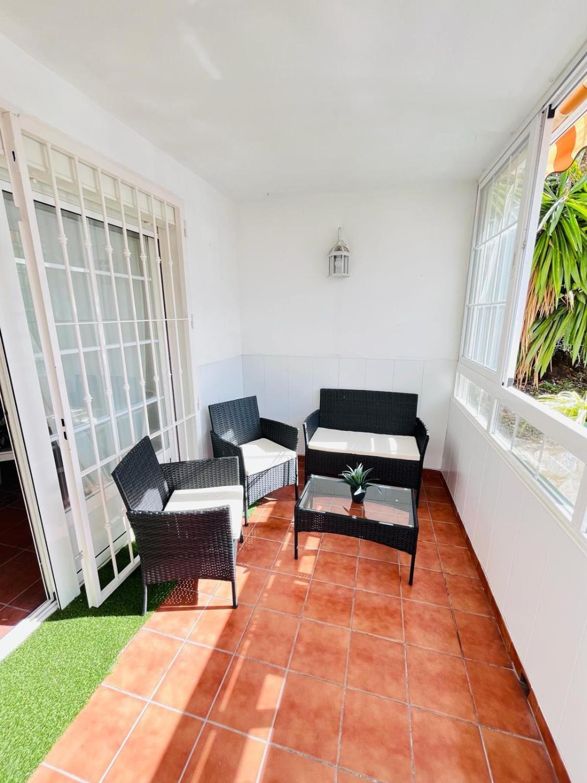 Apartamento Pueblo Evita Apartment เบนัลมาเดนา ภายนอก รูปภาพ