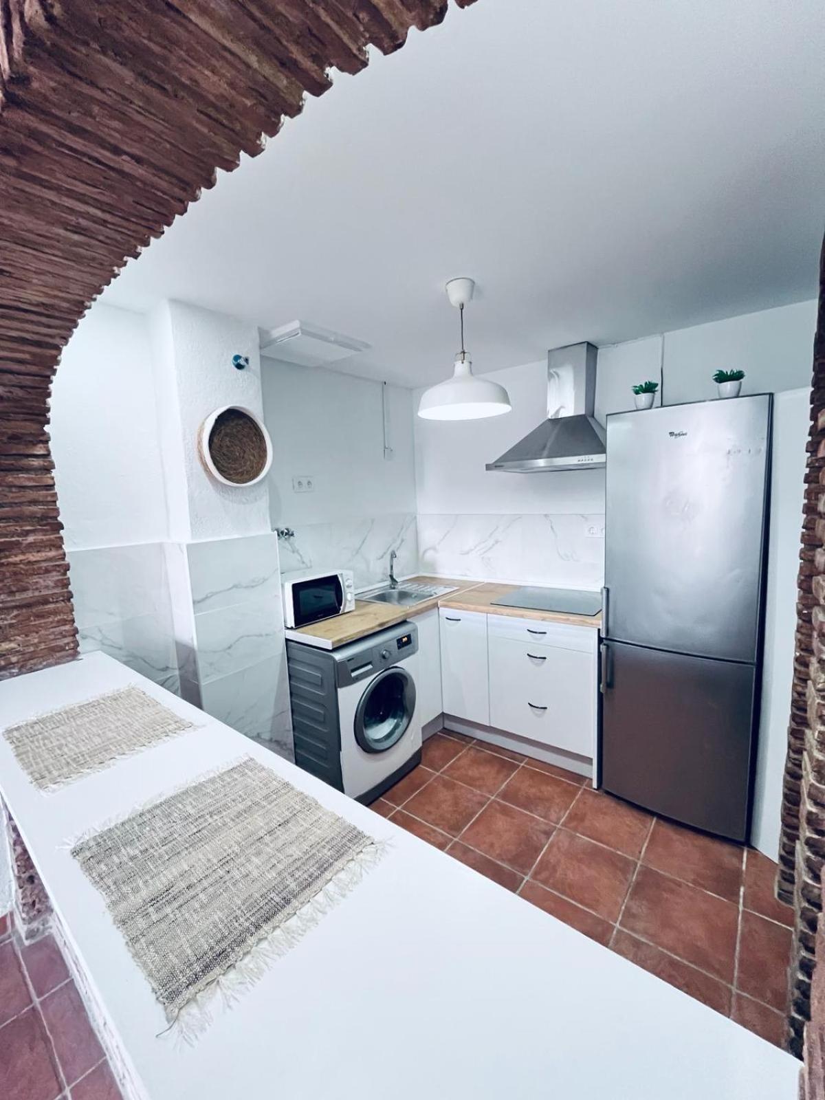 Apartamento Pueblo Evita Apartment เบนัลมาเดนา ภายนอก รูปภาพ